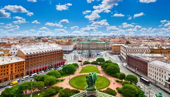 Исаакиевский собор, три красивые площади Петербурга и…