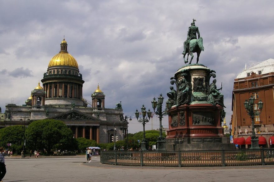Памятник Николаю Первому