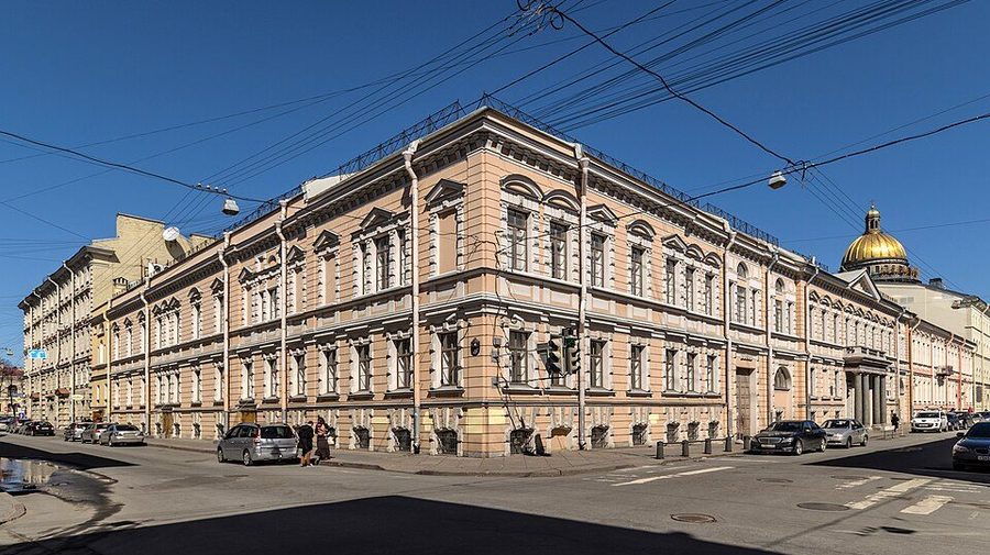 Фасад Центрального музея связи имени Попова