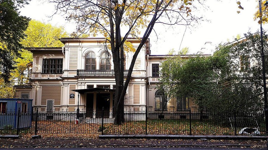 Дача Громова в Лопухинском саду