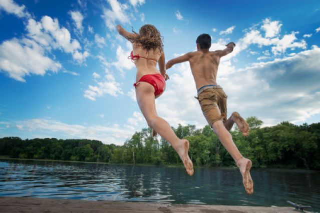 28 рек и озер Ленинградской области, где можно купаться