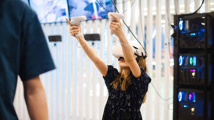 Клуб виртуальной реальности MIR VR в ЖК «LEGENDA Комендантского»