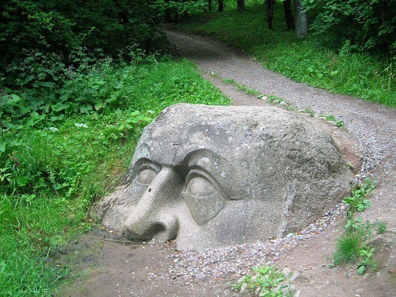 Камень-голова