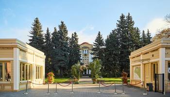 В Ботанический сад теперь можно войти со стороны Карповки