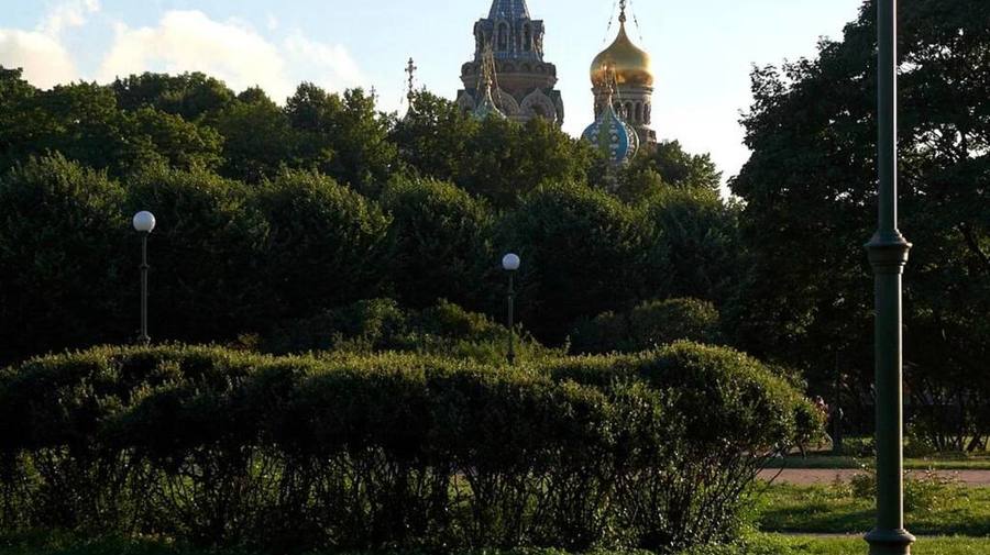 С колокольни Спаса на Крови сняли леса — и Петербург снова вспомнил старую легенду