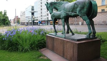 Скульптура «Материнская любовь»