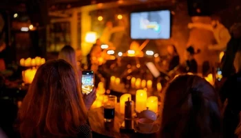 «Музыка из кино» в пабе при свечах