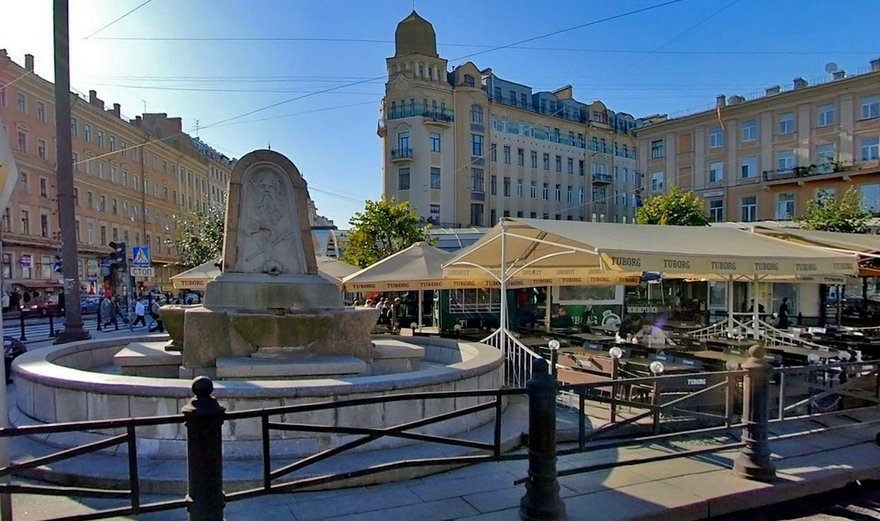 Старый верстовой столб на пути в Царское село (tsarselo.ru)