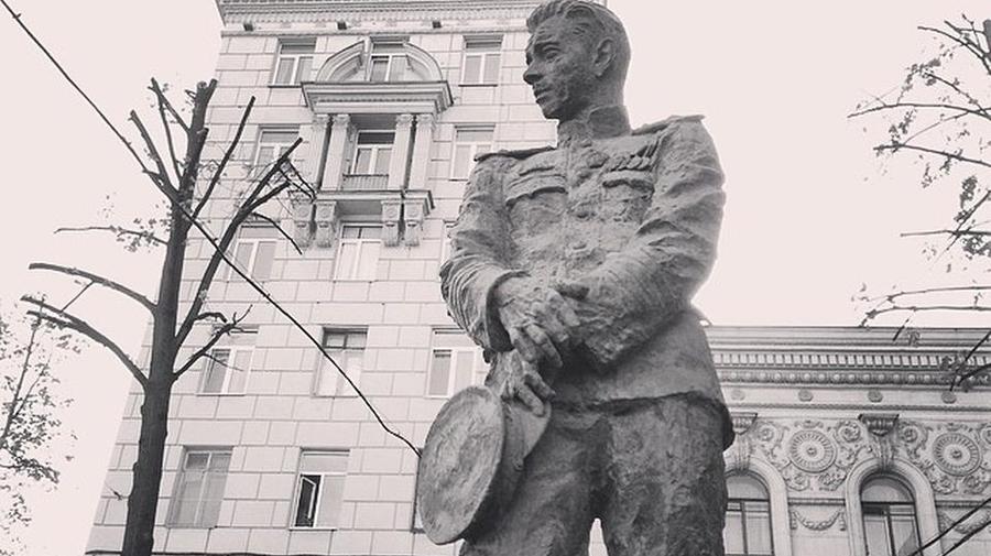 Памятник Маринеско
