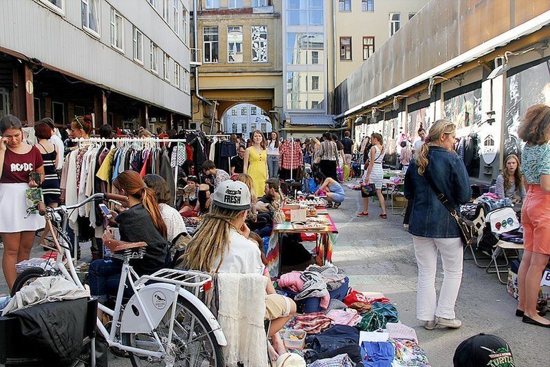 Garage Sale в «Этажах»