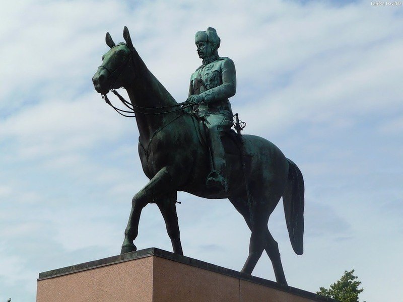 Памятник Карлу Маннергейму