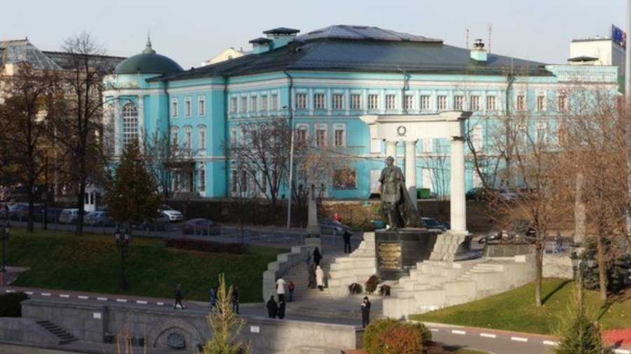 Пешеходная экскурсия от Галереи Ильи Глазунова