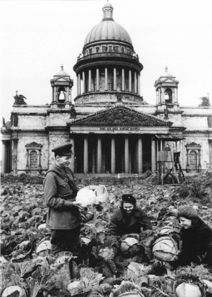 Бесплатная мемориальная экскурсия «Город. Блокада. Стихи»