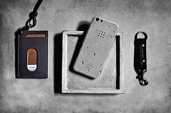 Большая распродажа чехлов для iPhone в тайм-кафе «Миракл»