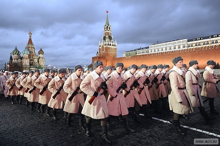 Торжественный марш, посвящённый легендарному параду 1941 года