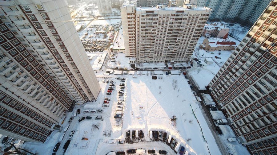 Сообщить о холоде в подъезде или неубранном снеге могут жители Москвы