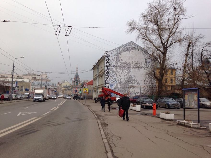 Гигантский портрет Игоря Стравинского появился на Большой Полянке