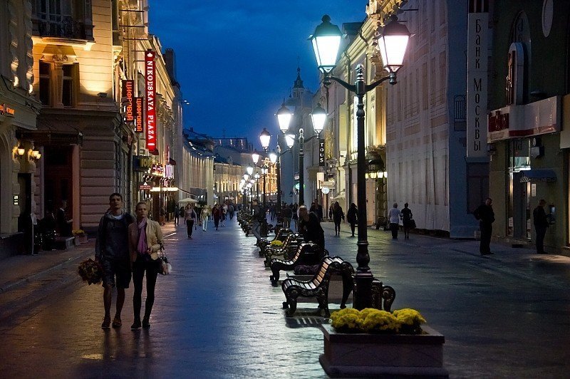 Энергосберегающие фонари осветят московские улицы 