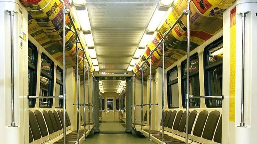 Поезд «Поэзия в метро» курсирует в метро с новой экспозицией