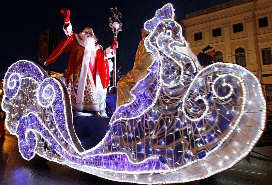 Главный Дед Мороз страны зажжет елку на Дворцовой 20 декабря