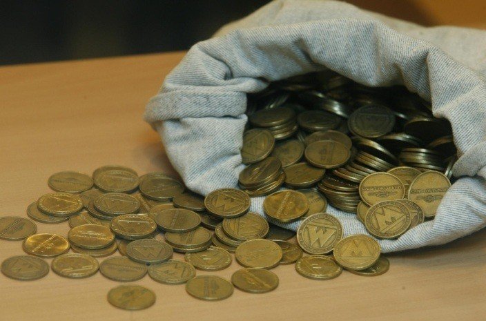 В петербургском метро ограничили продажу жетонов