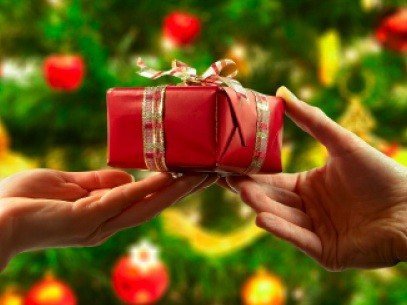 Как подарить праздник дедушкам и бабушкам из домов престарелых, сиротам и детям-инвалидам