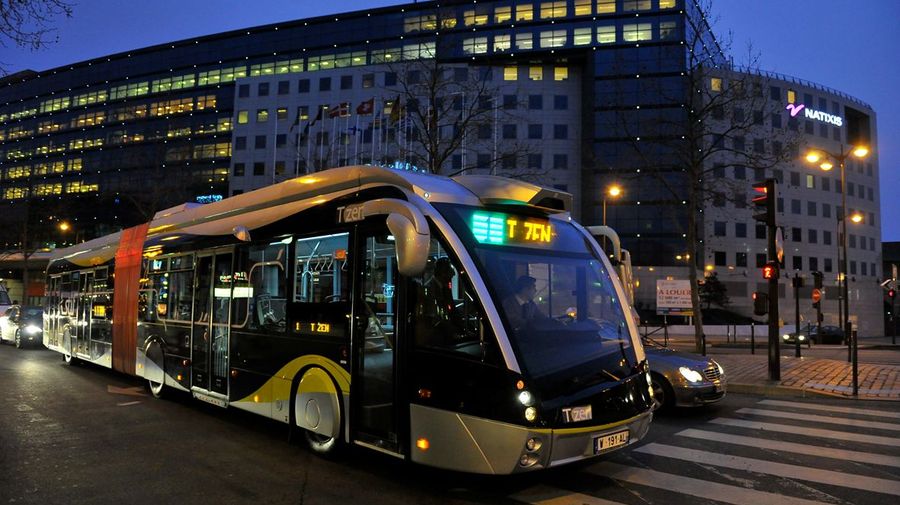 На петербургские маршруты выйдут современные автобусы