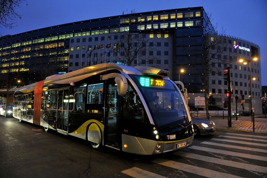 На петербургские маршруты выйдут современные автобусы