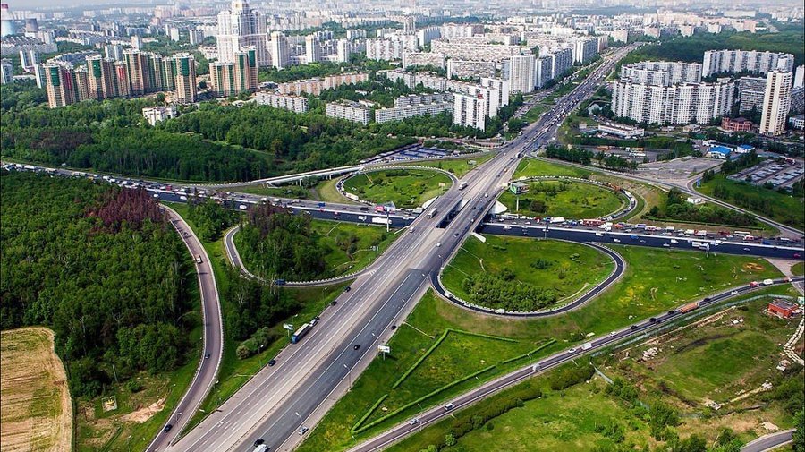 На МКАДе появятся яркие газоны в стиле хохломы и гжели