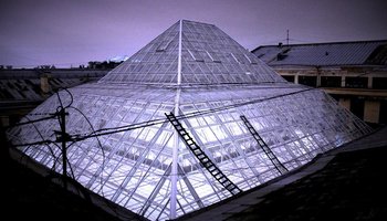 Главпочтамт — стеклянный купол-фонарь и первый атриум Петербурга