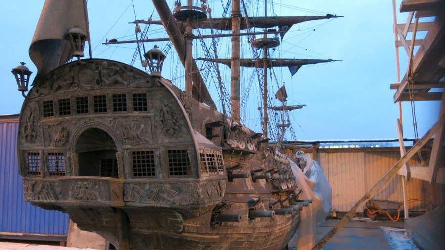 Памятник кораблю «Полтава» устанавливают на Воскресенской набережной