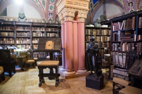 Экскурсия по Главному зданию Российской Национальной Библиотеки