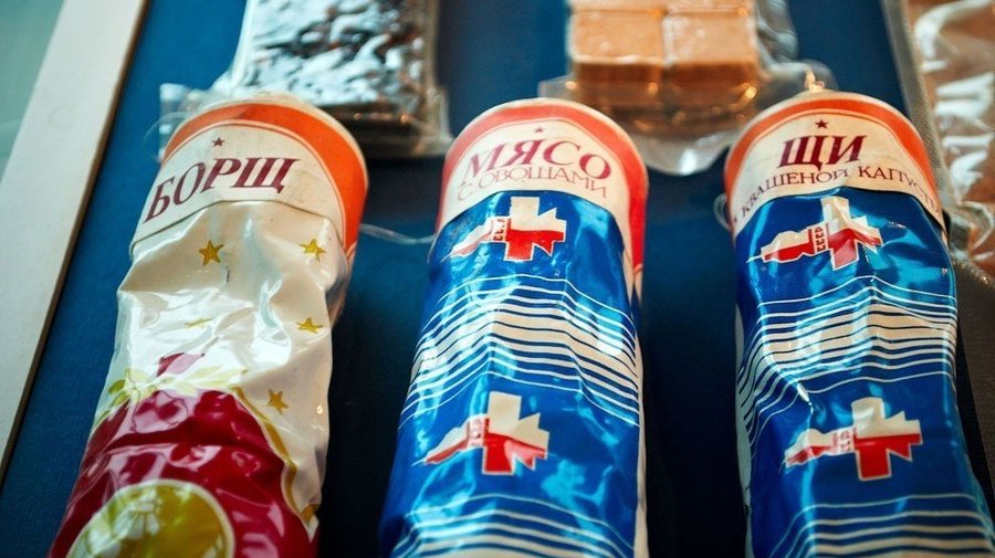 На ВДНХ можно попробовать «космический борщ» в тюбике
