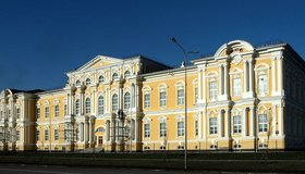 Копия Воронцовского дворца на окраине Петербурга