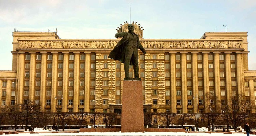 Дом советов и Московская площадь