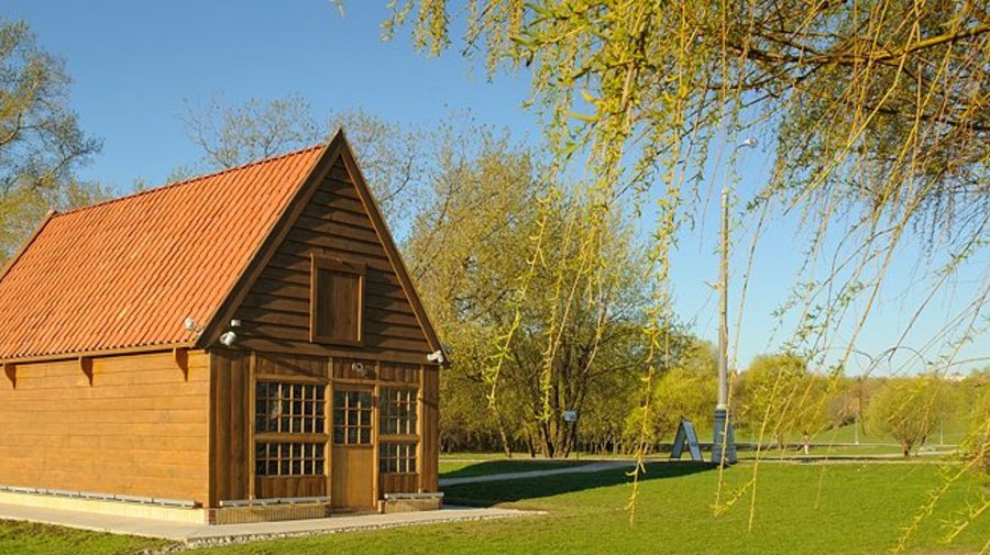 Голландский домик царя Петра I открывается для посетителей