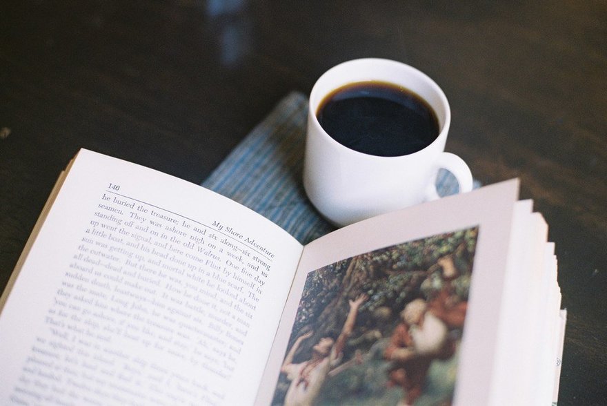 Чашкой венского кофе угостят за стихи в московских библиотеках