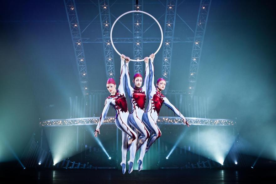 Выступление артистов Cirque du Soleil в МУЗЕОНЕ