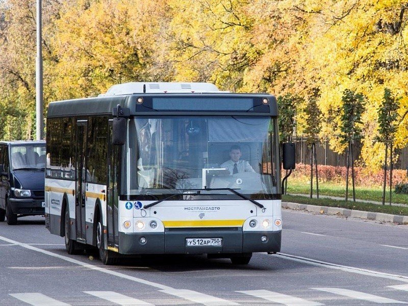 Покупать проездные билеты в подмосковных автобусах можно будет через мобильный телефон