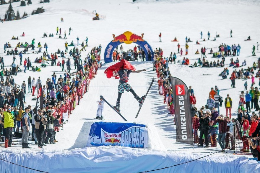 Аква-шоу Red Bull Jump & Freeze