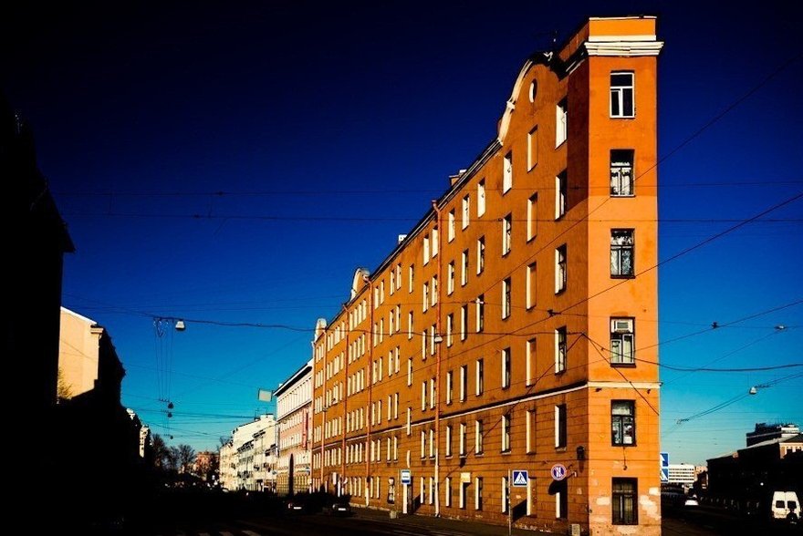 «Дом-утюг». Пять петербургских зданий необычной формы