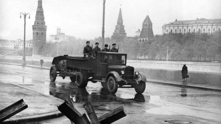 Фотовыставки «Помнит мир спасенный» пройдут на улицах города