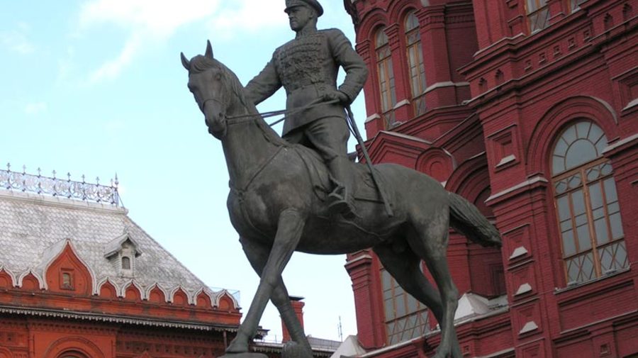 Памятник Георгию Жукову