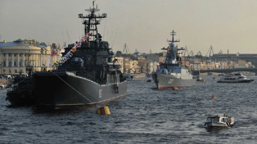 Сегодня ночью по Неве проплывут корабли ВМФ