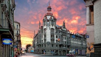 Семь самых необычных домов Петербурга