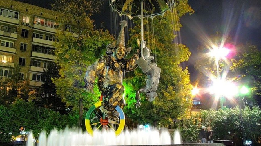 Прогулка недалеко от станции метро «Цветной бульвар»
