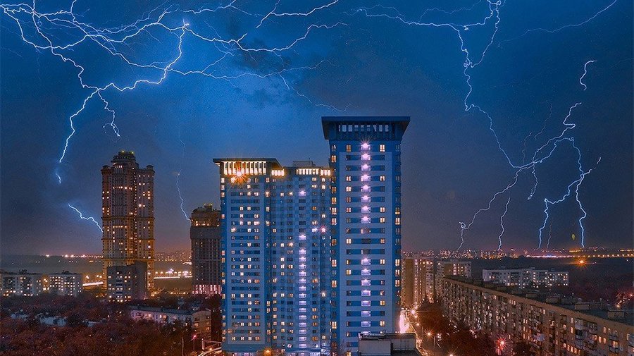 На Москву надвигается тридцатиградусная жара с грозами