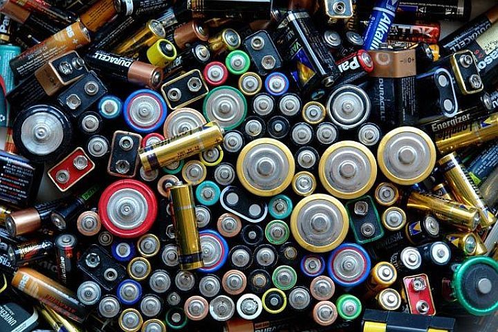 Сдать использованные батарейки можно в салонах МТС