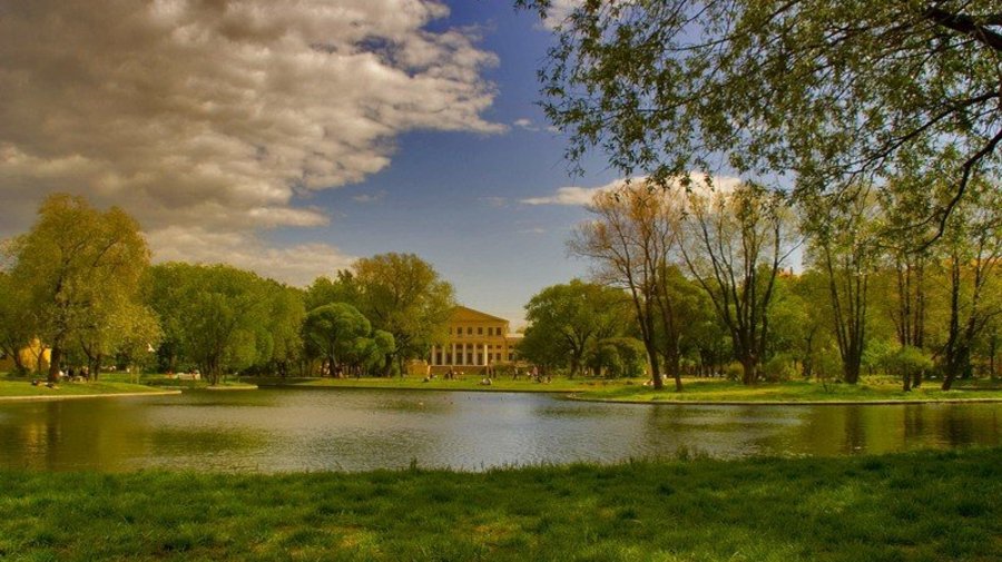Кофейня в Юсуповском саду