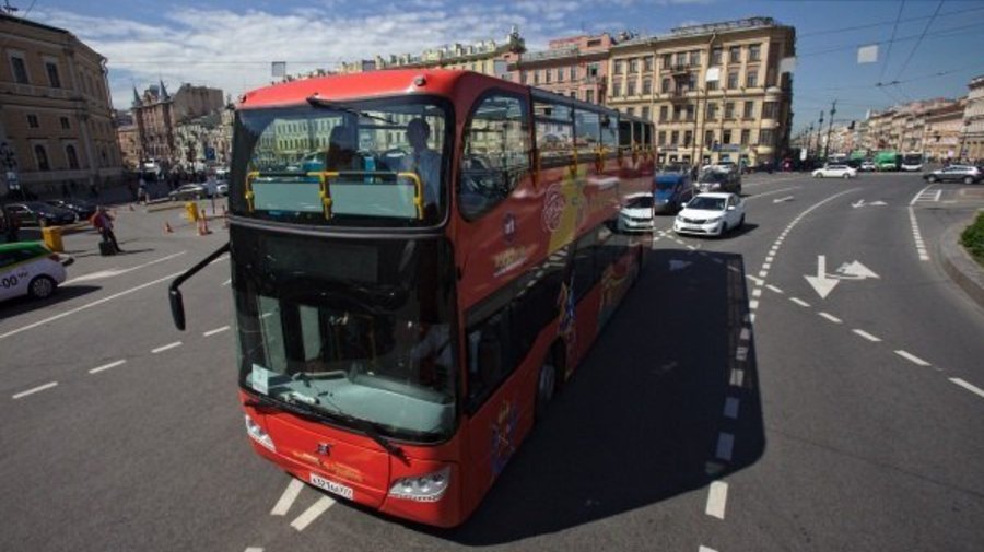 Покататься на теплоходе и двухэтажном автобусе можно по одному билету